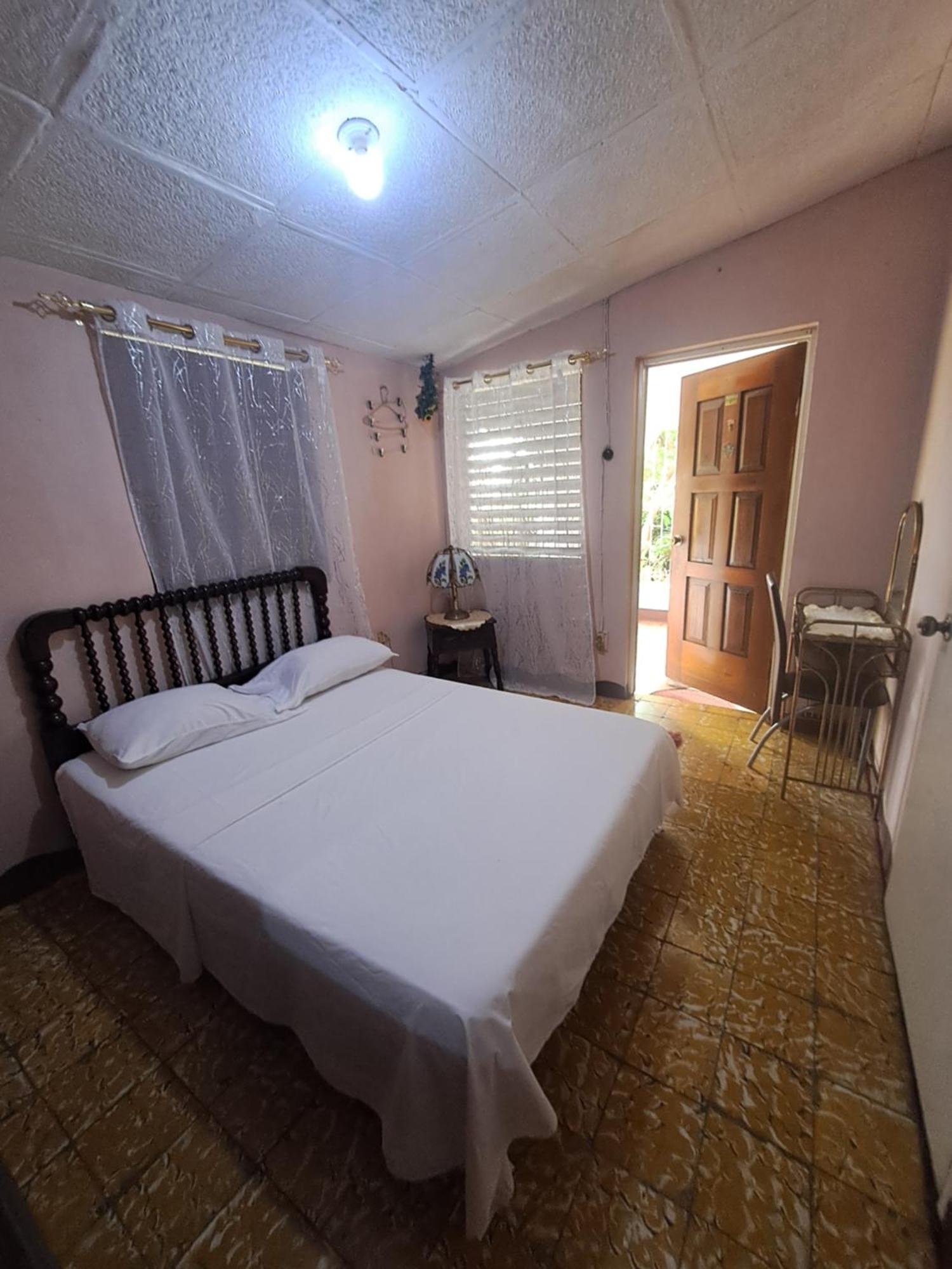Kingston Airport Bed And Breakfast Zewnętrze zdjęcie